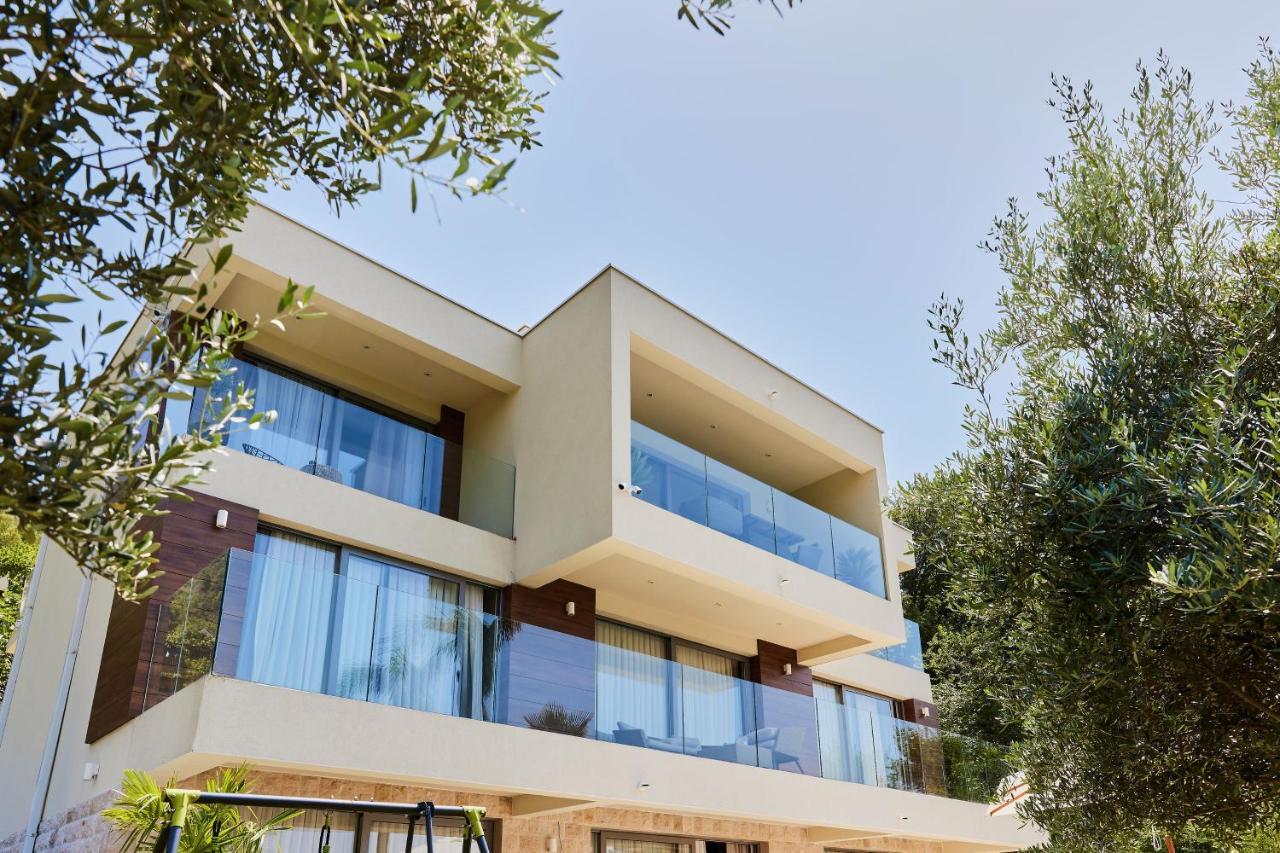 Przice Gardens with outdoor pool Appartement Kotor Buitenkant foto