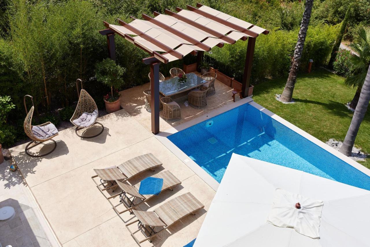Przice Gardens with outdoor pool Appartement Kotor Buitenkant foto