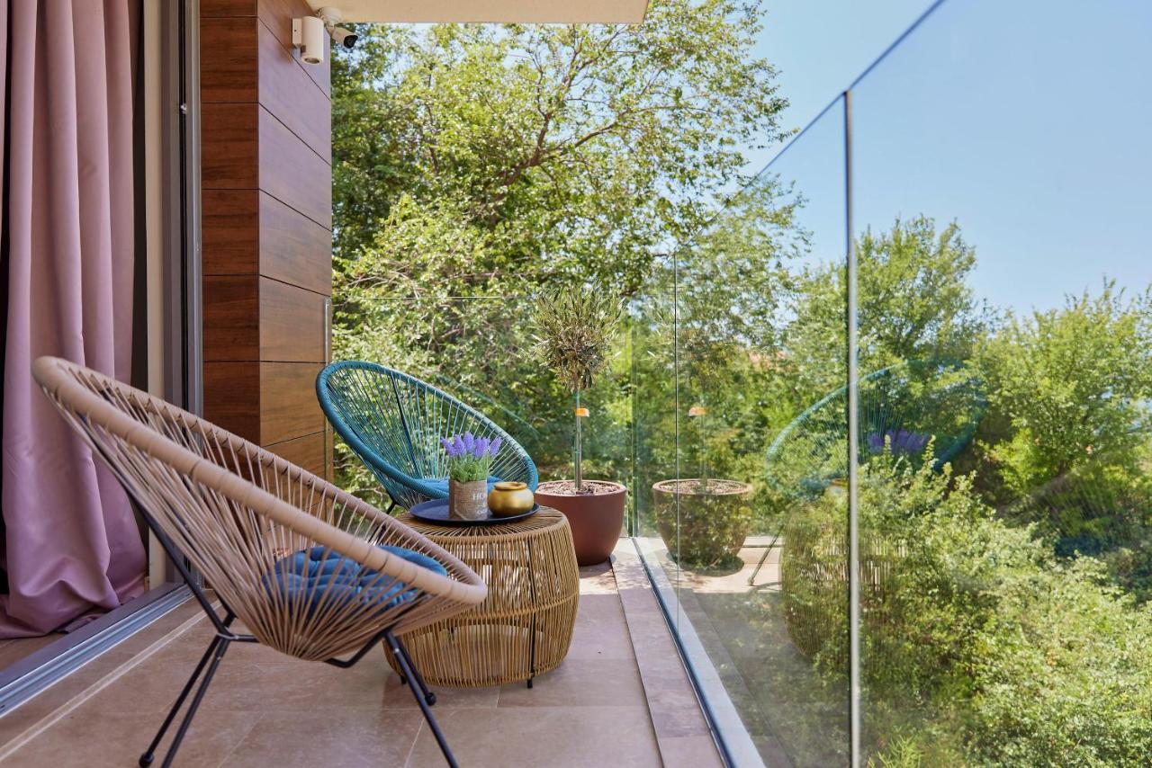 Przice Gardens with outdoor pool Appartement Kotor Buitenkant foto