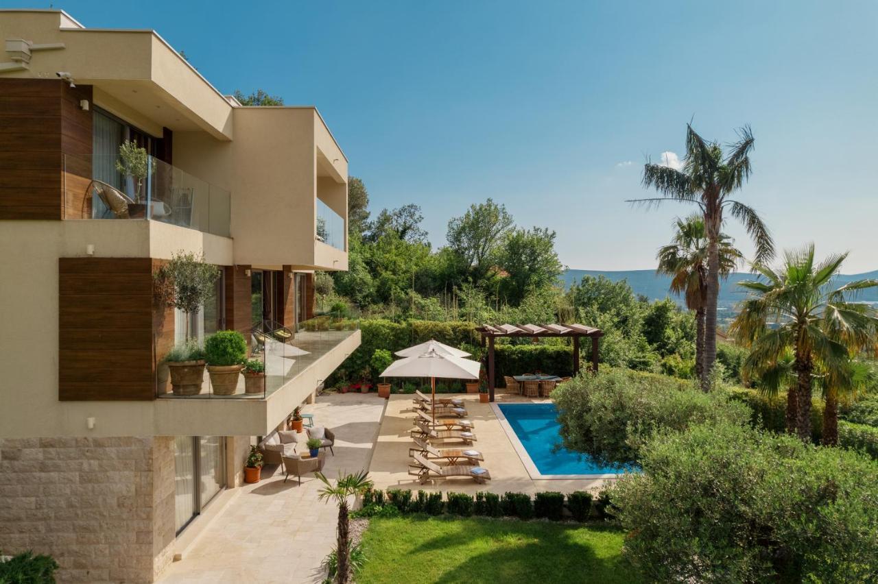 Przice Gardens with outdoor pool Appartement Kotor Buitenkant foto